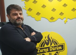 Murat Beyaz: “46 Zurna Dürüm Olarak Franchise Vererek Genişliyoruz!.” Murat Beyaz, dürüm konseptinin sunduğu operasyonel kolaylıklar ve franchise sisteminin sağladığı ölçeklenebilir yapının, bu büyümenin temelini oluşturduğunu ifade etti.